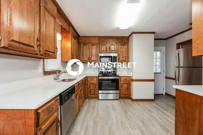 19600 Whilehaven Ct - Photo 7 of 17