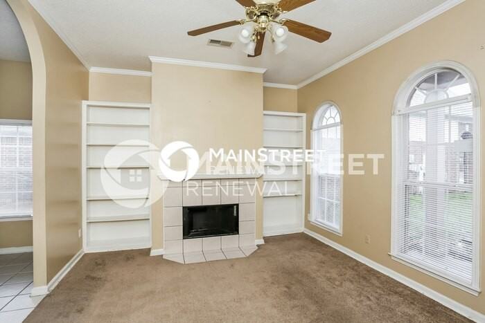 924 Dalemore Ln - Photo 4 of 16