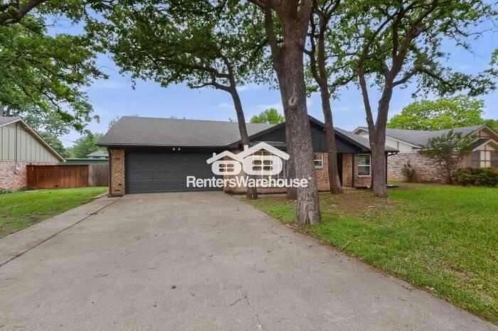 733 Ridgewood Cir - Photo 2 of 48