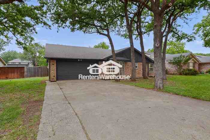 733 Ridgewood Cir - Photo 4 of 48