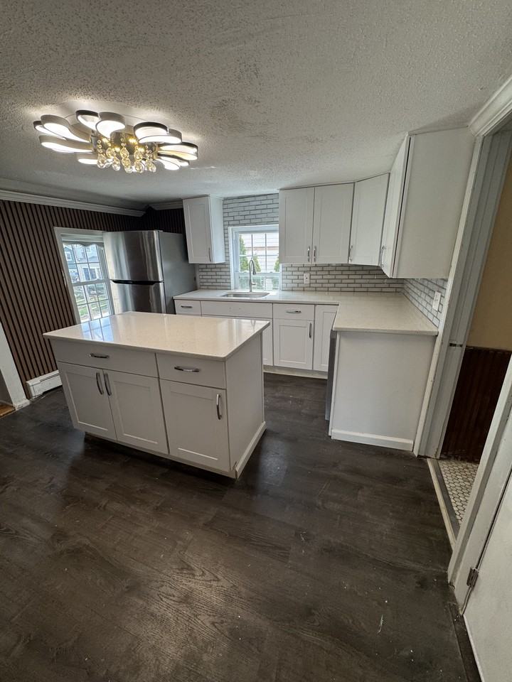 24 Wardwell Ave #2 - Photo 2 of 11