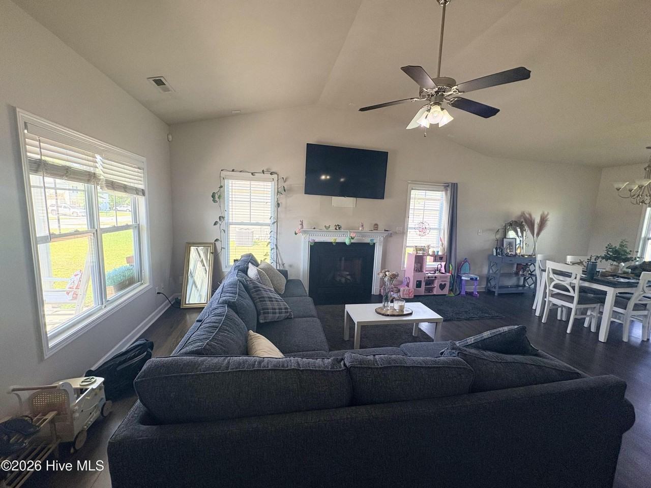 174 Moonstone Court - Photo 2 of 10