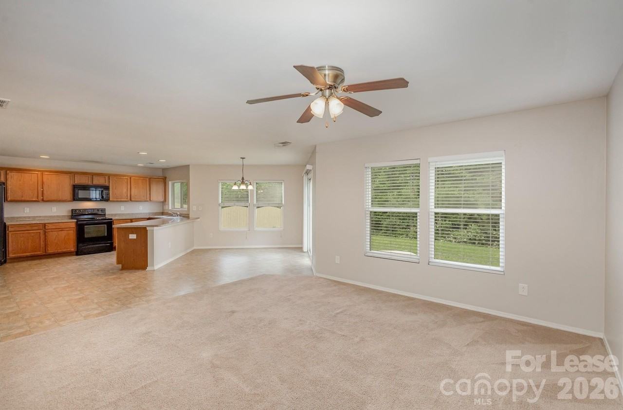 6442 Ridgeview Commons Dr - Photo 5 of 20