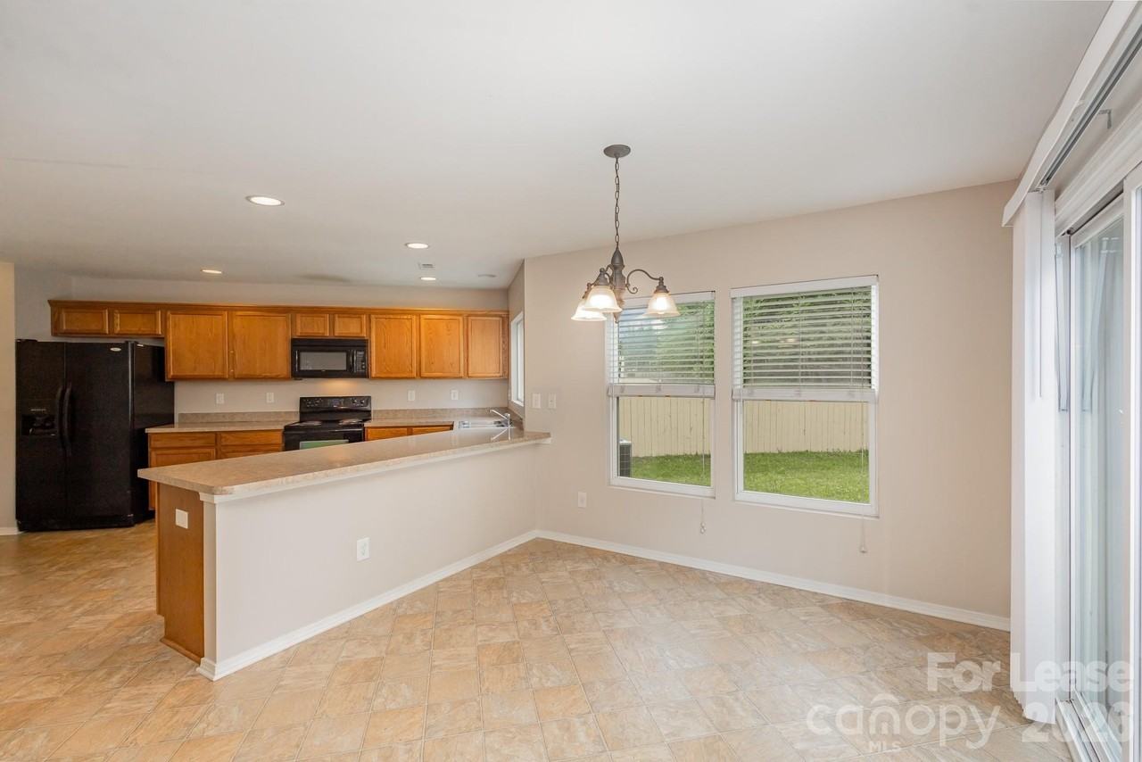 6442 Ridgeview Commons Dr - Photo 7 of 20