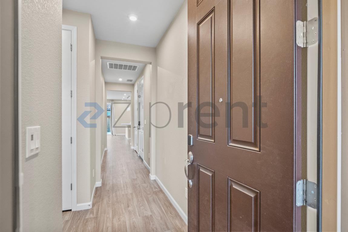 572 Delicato Dr - Photo 5 of 26