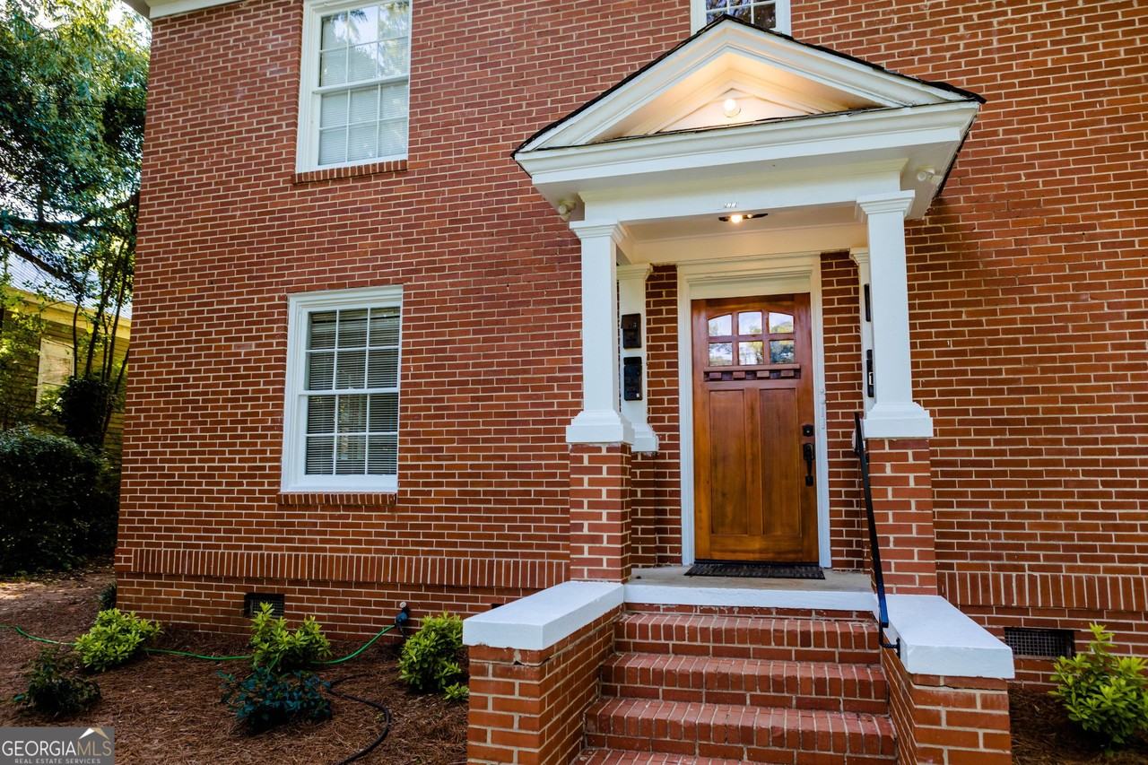 111 E Screven St - Photo 3 of 25