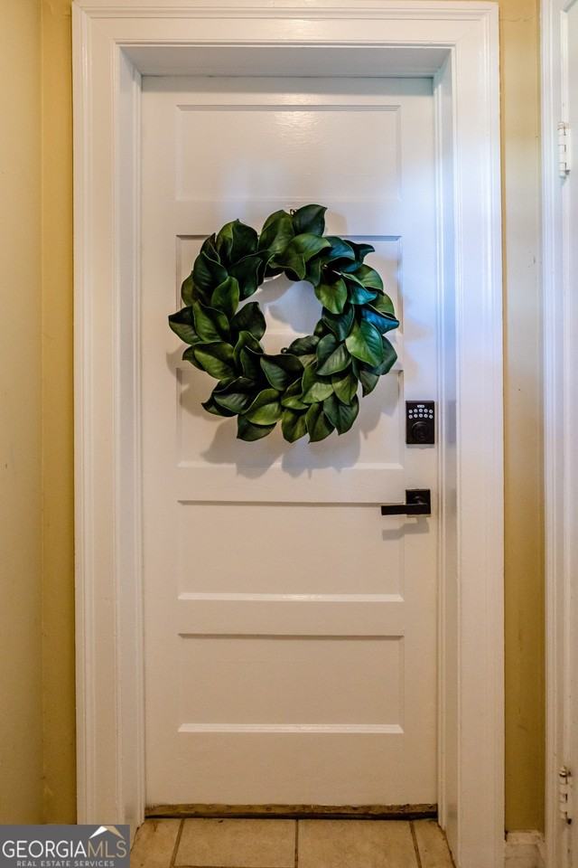 111 E Screven St - Photo 4 of 25