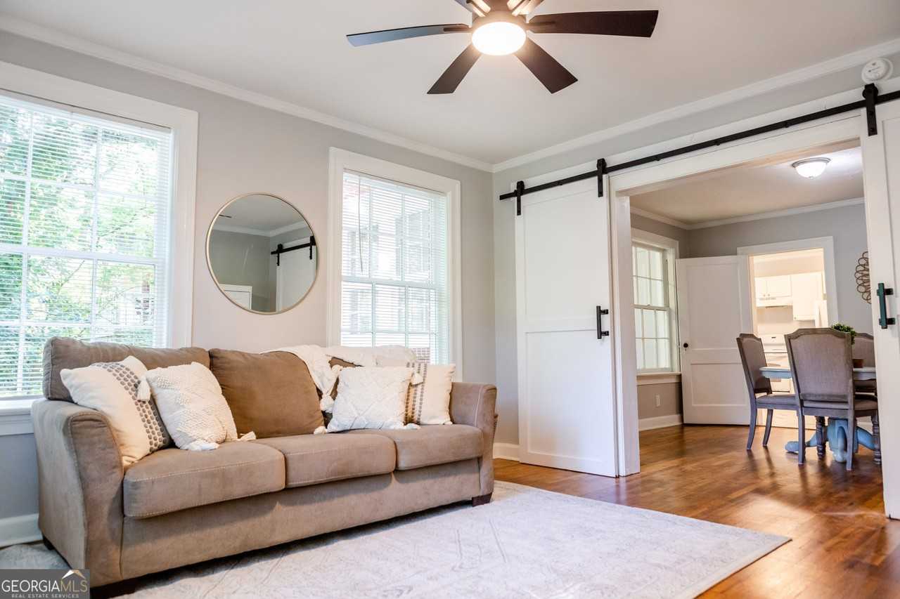 111 E Screven St - Photo 5 of 25