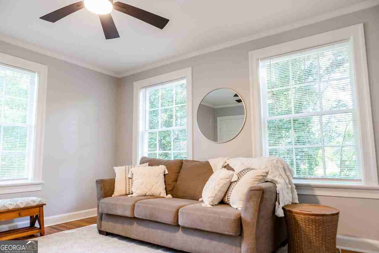 111 E Screven St - Photo 6 of 25