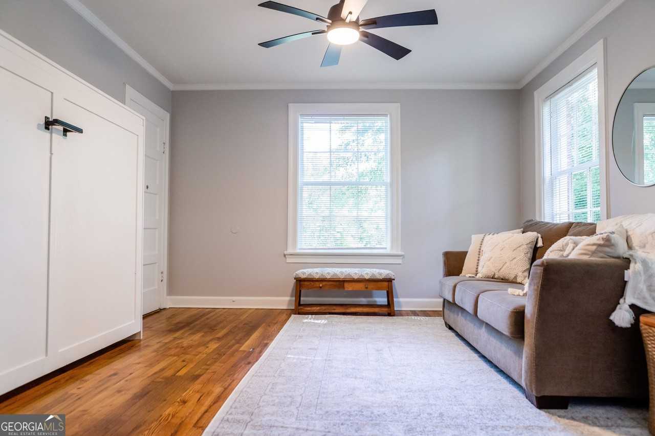 111 E Screven St - Photo 7 of 25