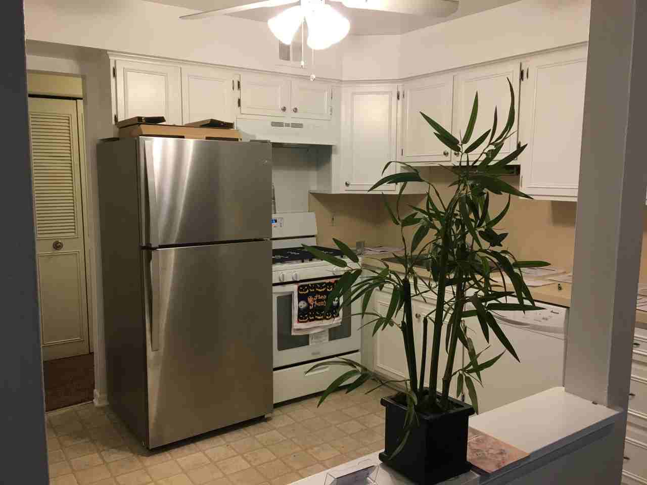 444 Fox Hills Dr N #7 - Photo 7 of 30