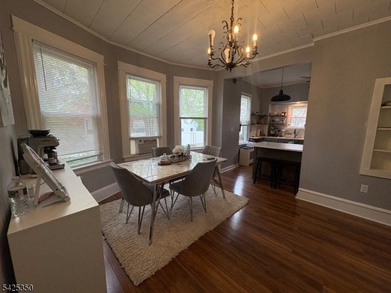 67 Demott Ave 1st Fl - Photo 3 of 8