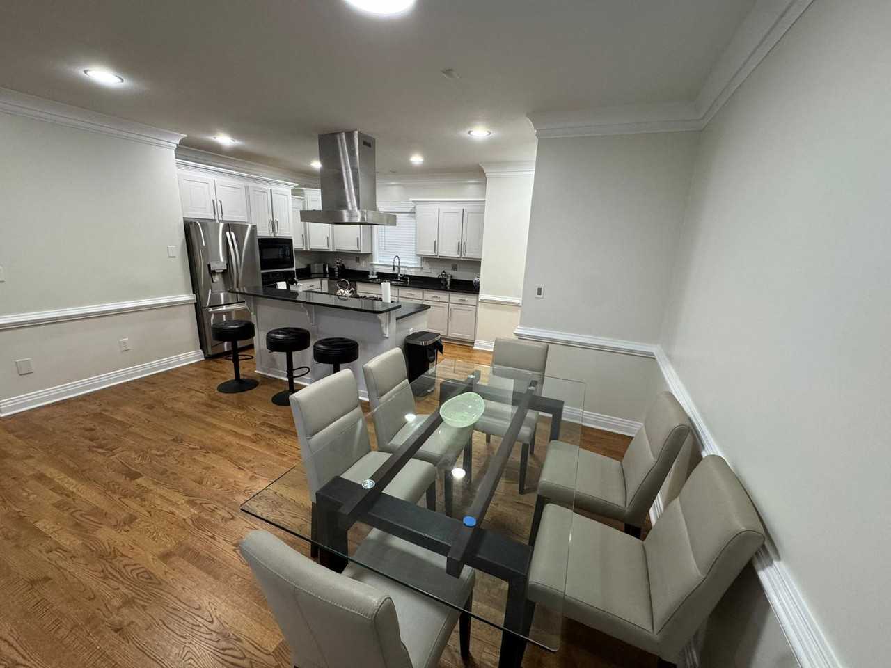 259 W Ocean View Ave - Photo 4 of 10