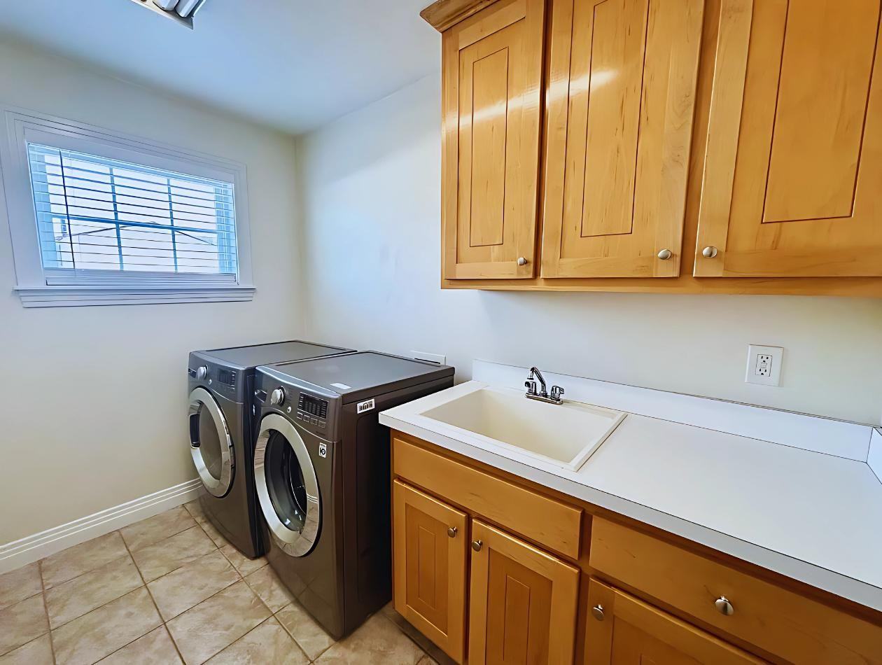 259 W Ocean View Ave - Photo 6 of 10