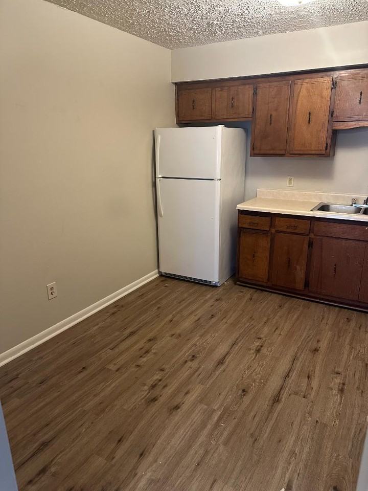 129 Grande Ave Apt 7 - Photo 4 of 18