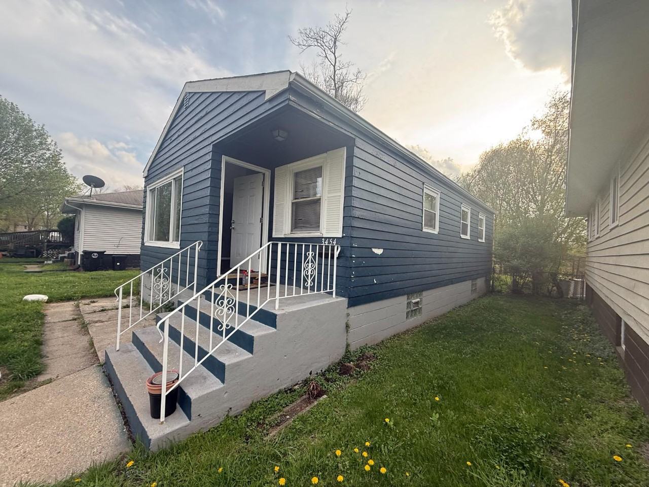 3454 Rhode Island St - Photo 3 of 9