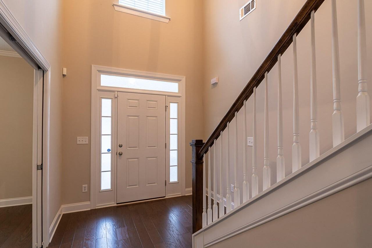 453 Arrowwood Dr - Photo 4 of 33