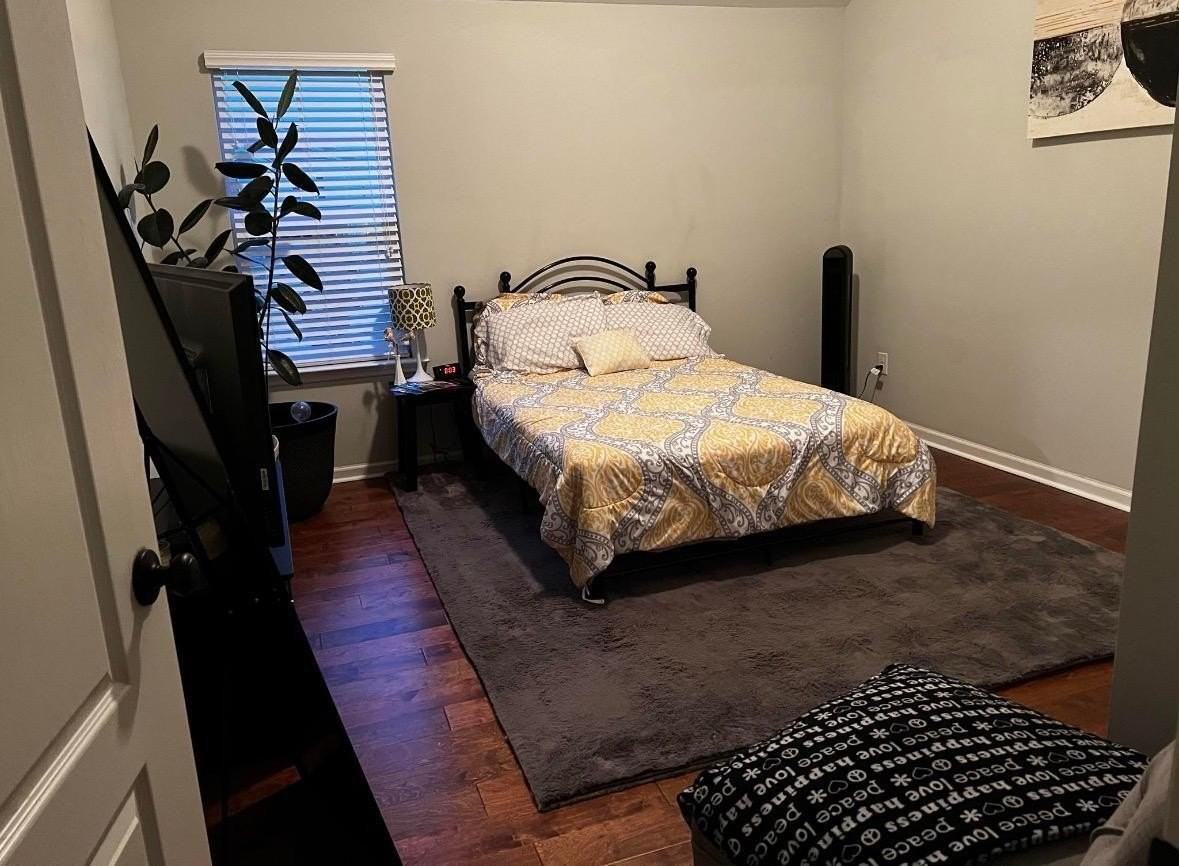 1111 Rosland Cir - Photo 4 of 9