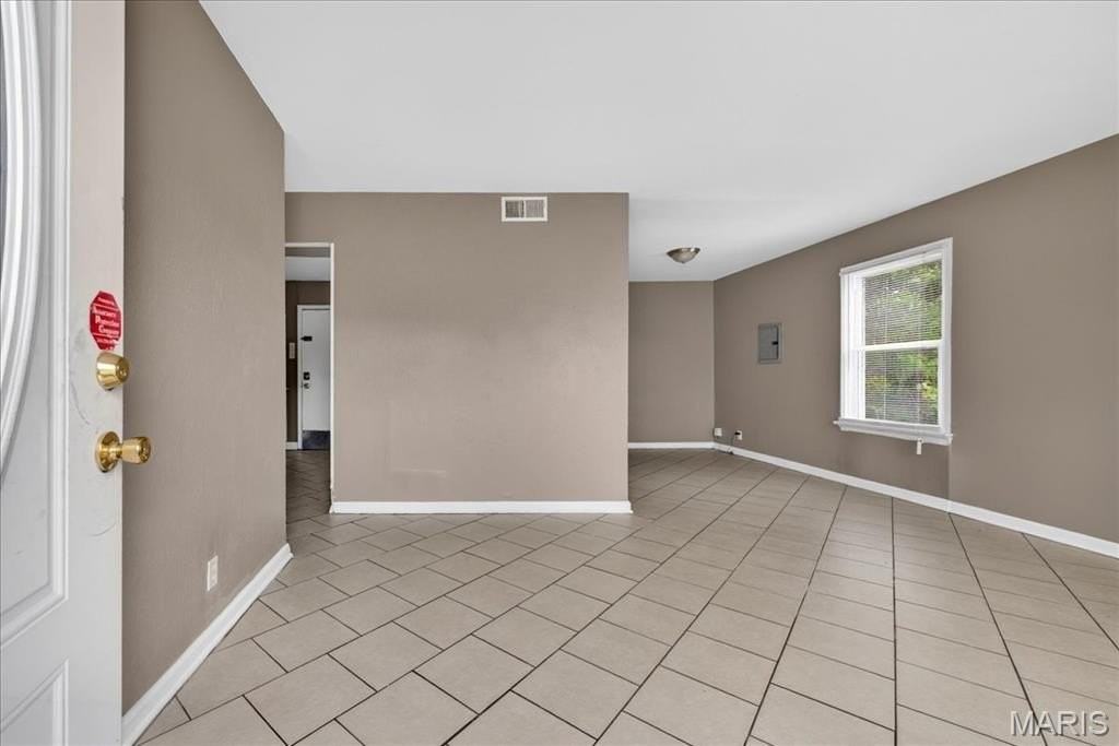 6018 Evergreen Blvd - Photo 2 of 27