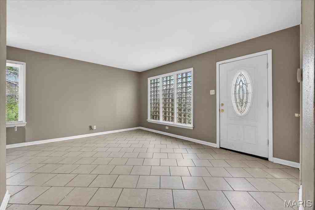 6018 Evergreen Blvd - Photo 3 of 27