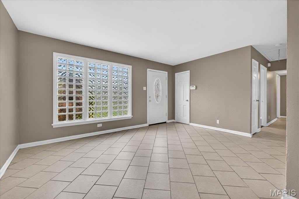 6018 Evergreen Blvd - Photo 4 of 27