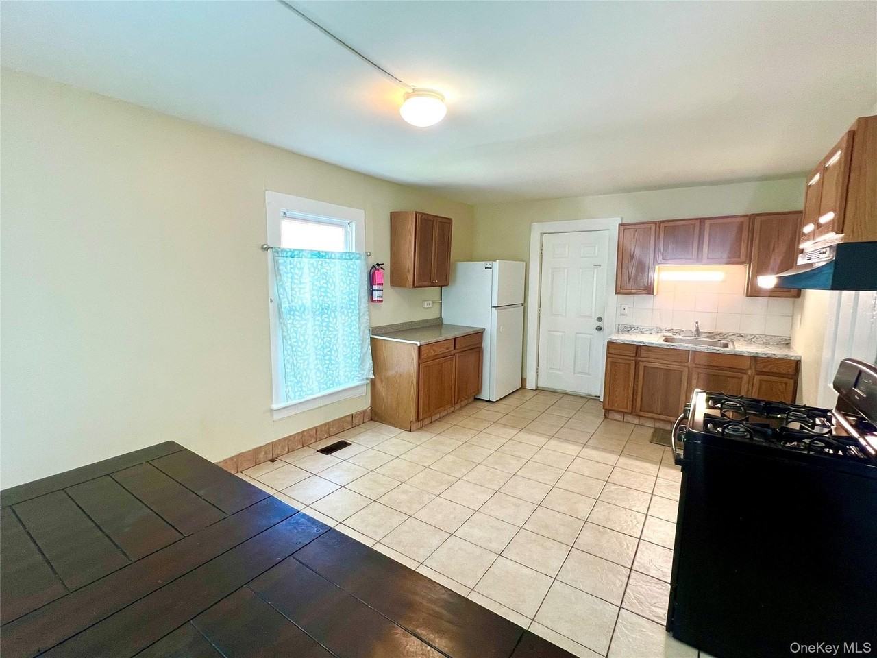 30 Knapp Ave - Photo 3 of 17