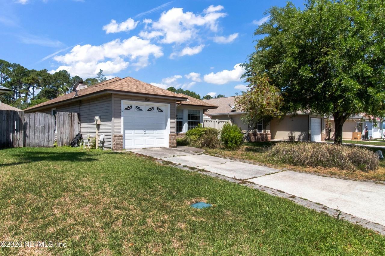 1720 Wildwood Creek Ln - Photo 2 of 28