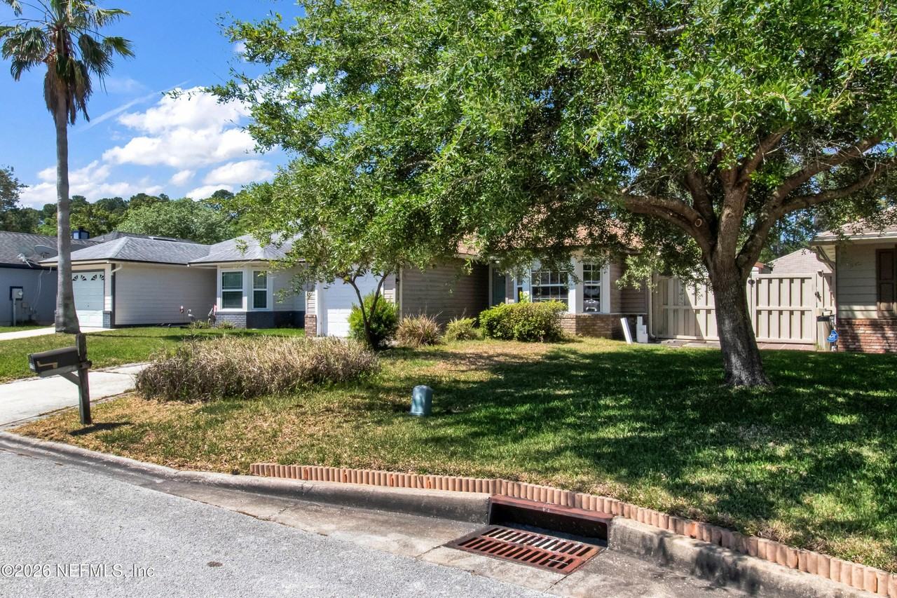 1720 Wildwood Creek Ln - Photo 3 of 28