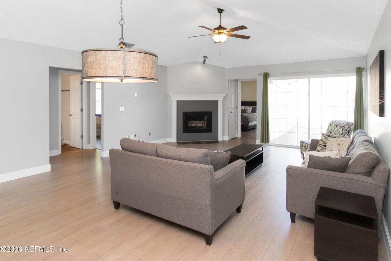 1720 Wildwood Creek Ln - Photo 6 of 28