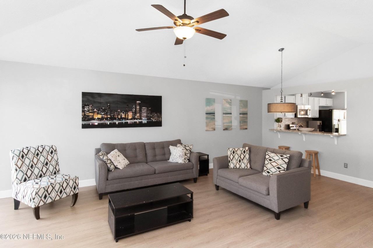 1720 Wildwood Creek Ln - Photo 7 of 28