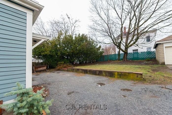 139 Summer St #3 - Photo 3 of 10