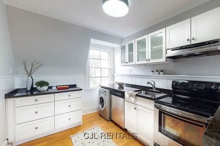 139 Summer St #3 - Photo 6 of 10