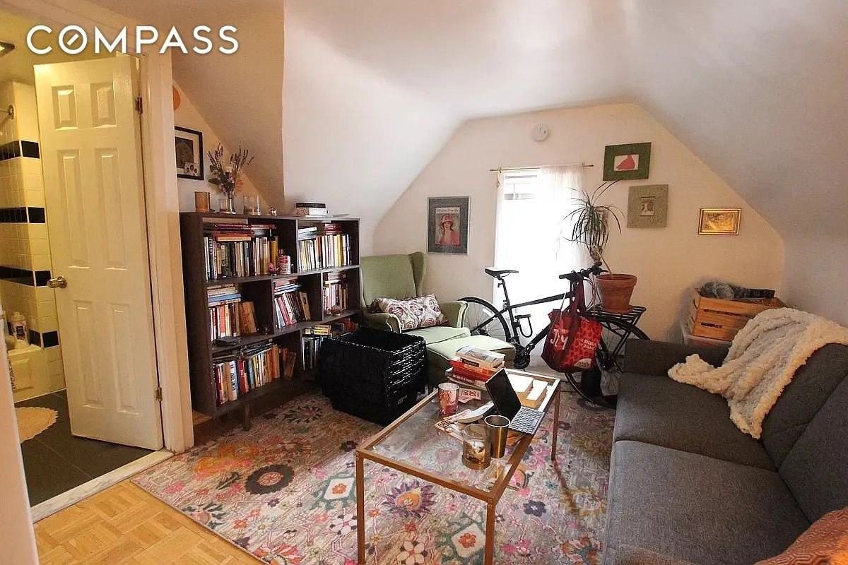 258 E 5th St #4 - Photo 2 of 5