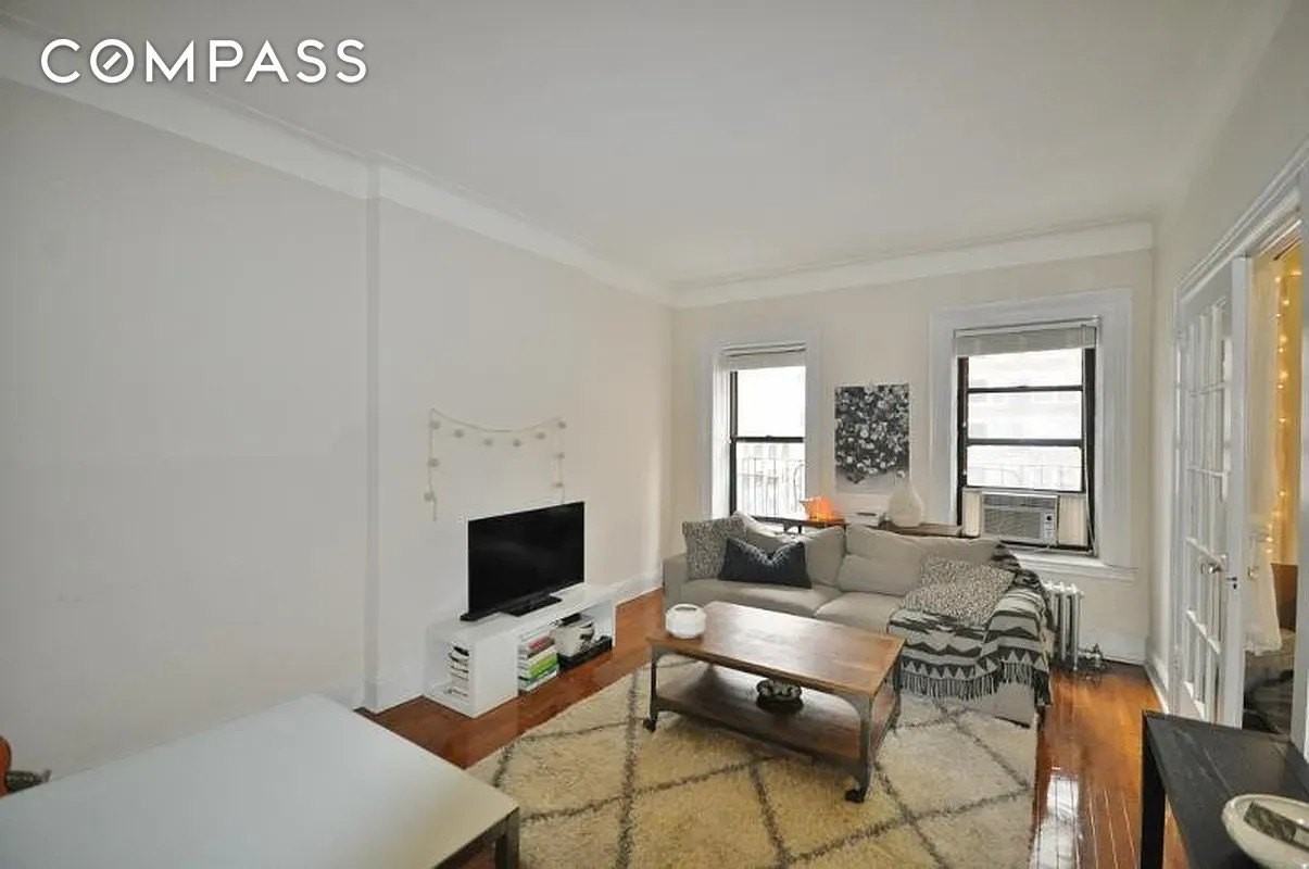 1028 2nd Ave #4F - Photo 2 of 4