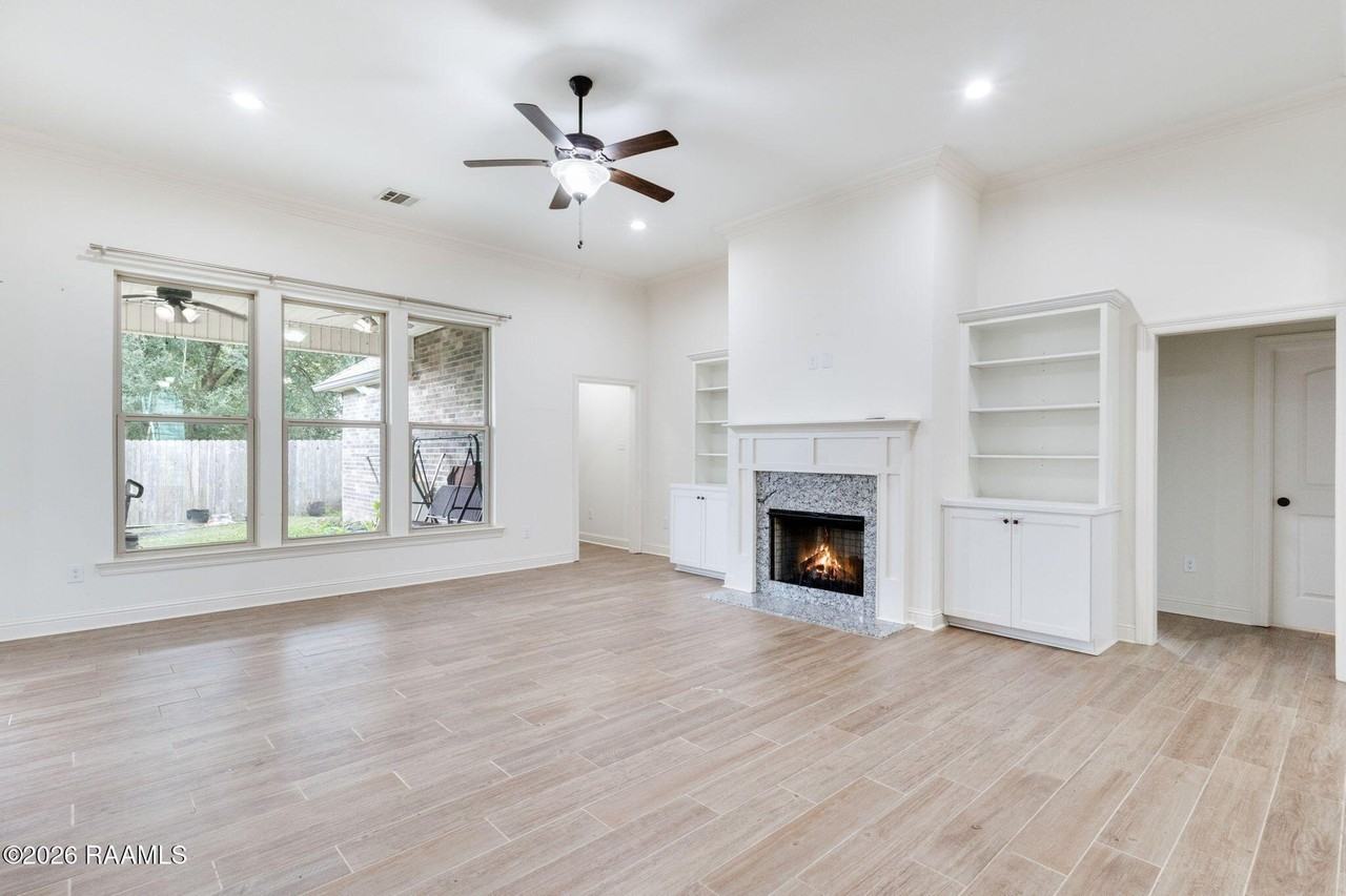 110 Grandmark St - Photo 7 of 23