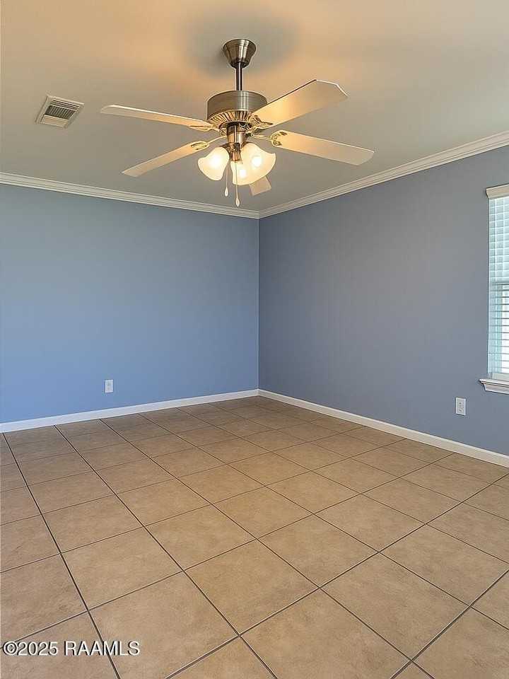 109 Stoneridge Dr - Photo 2 of 11