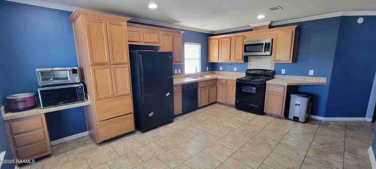 109 Stoneridge Dr - Photo 3 of 11