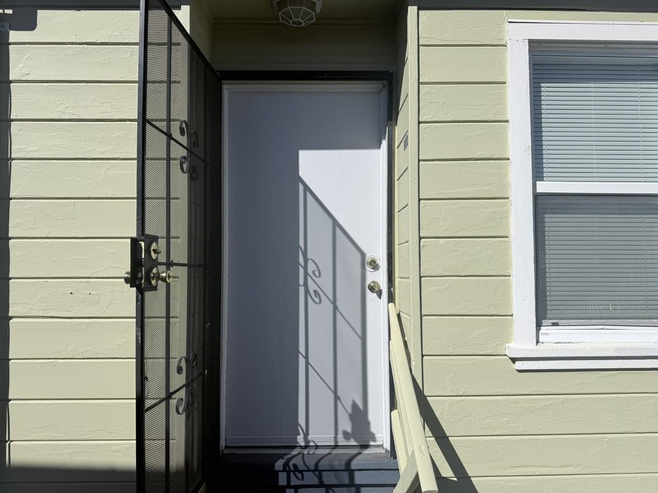 A St - Photo 3 of 17