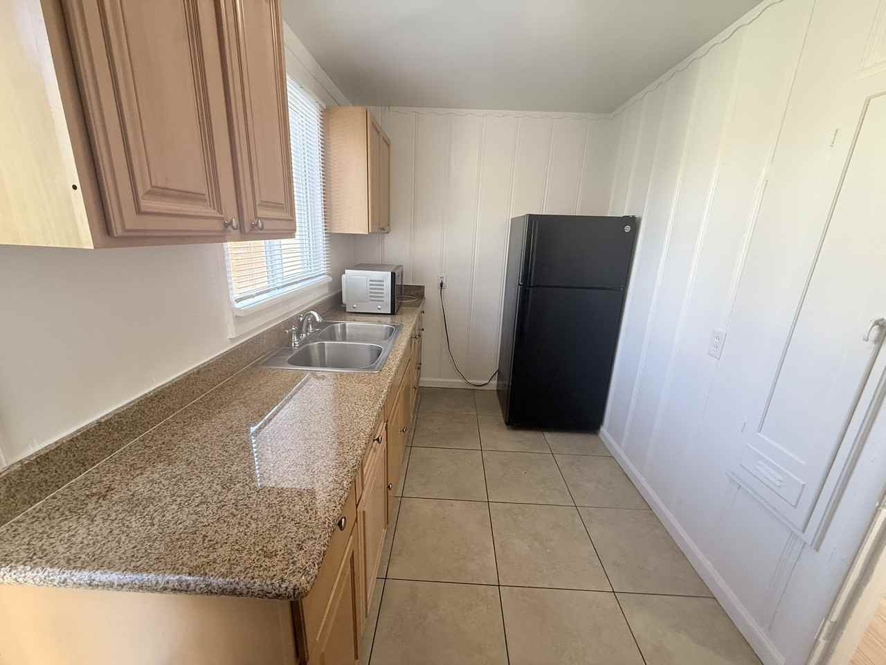 A St - Photo 6 of 17