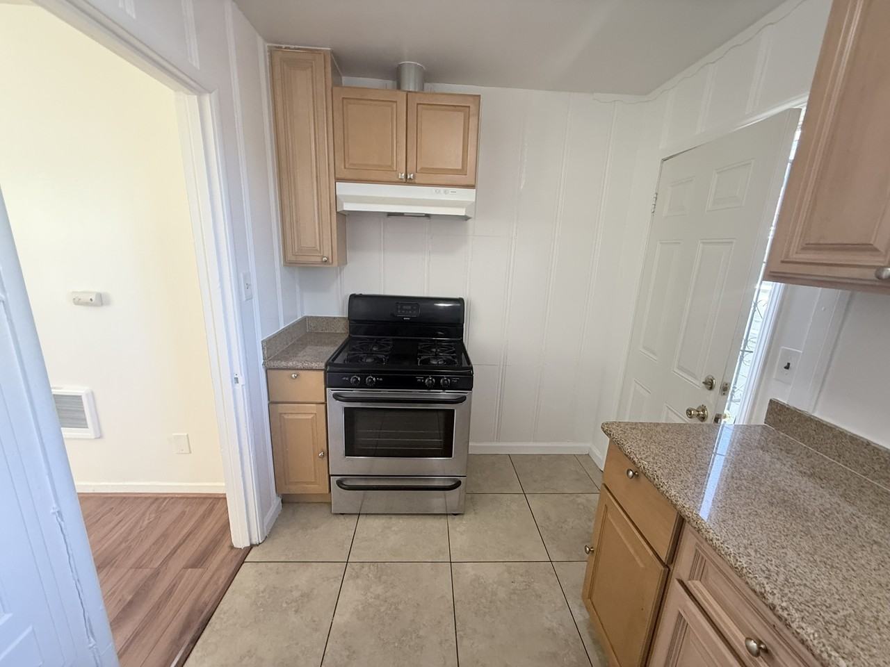 A St - Photo 7 of 17