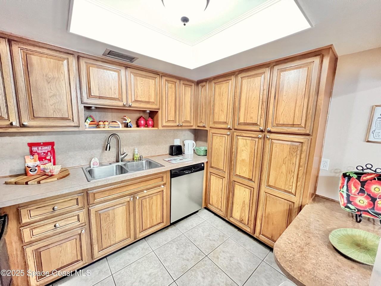 151 Cape Shores Cir #1G - Photo 2 of 29