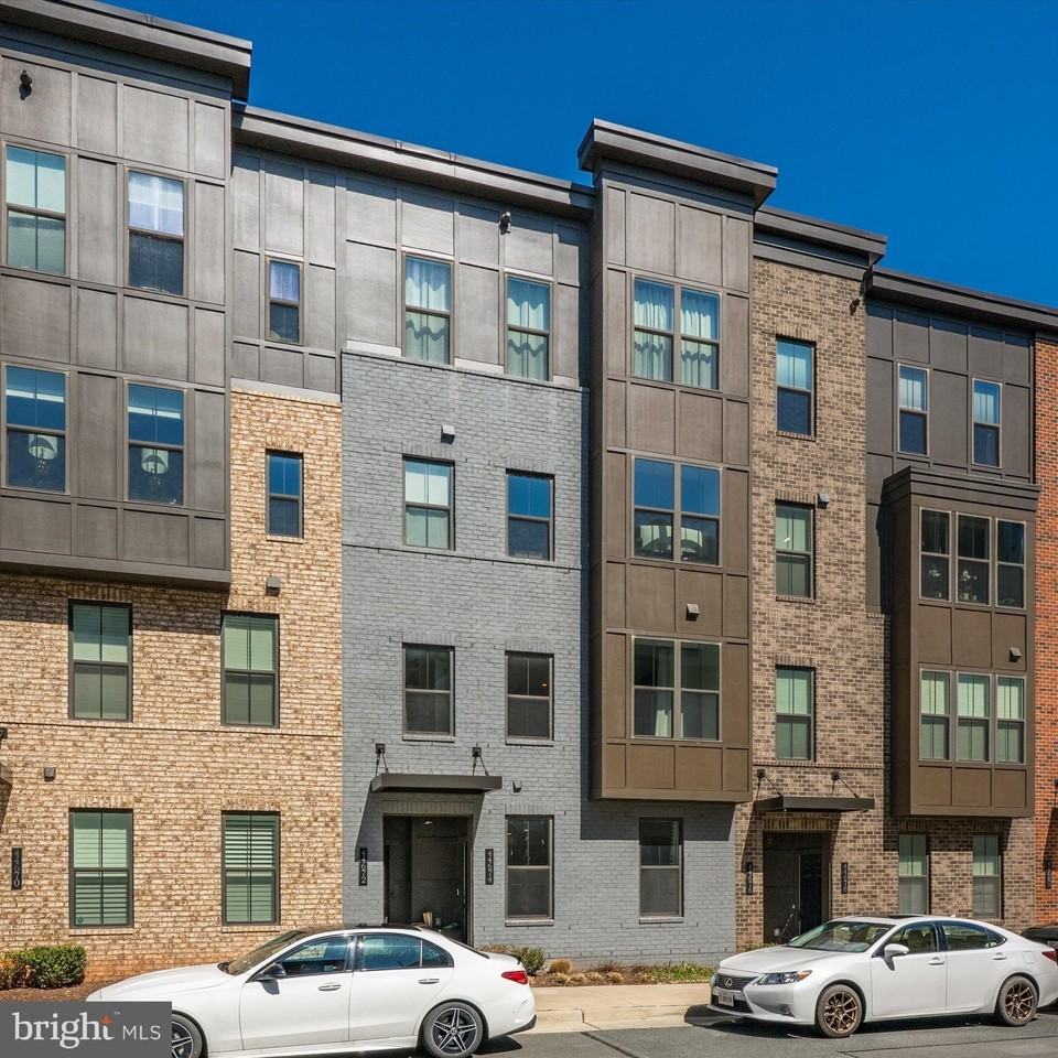 44674 Provincetown Dr - Photo 2 of 48