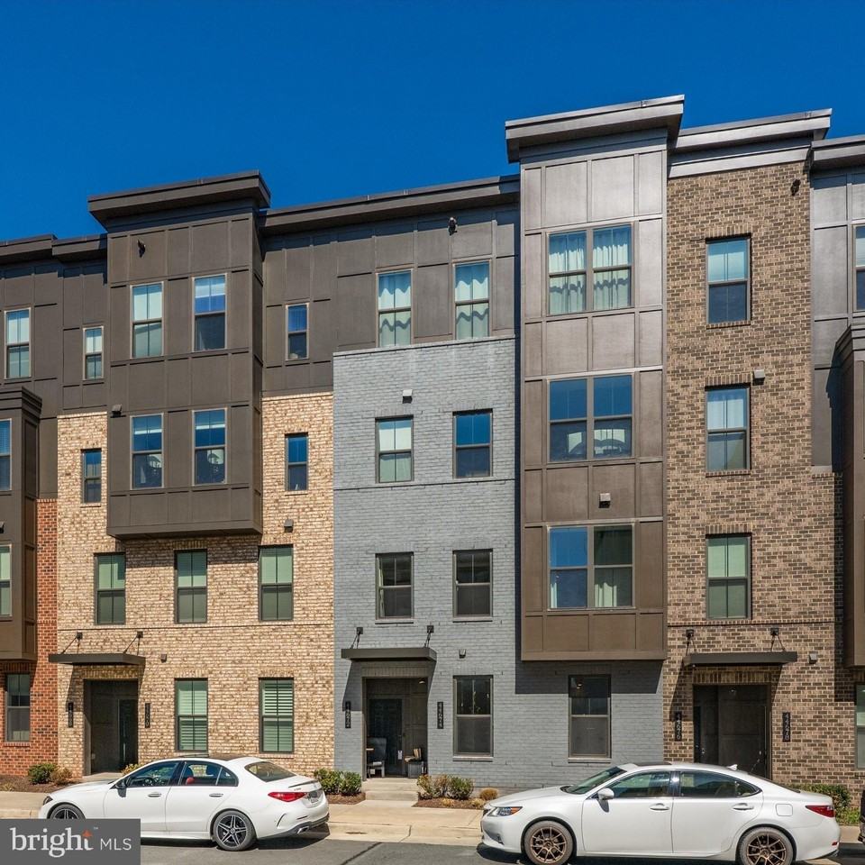 44674 Provincetown Dr - Photo 4 of 48