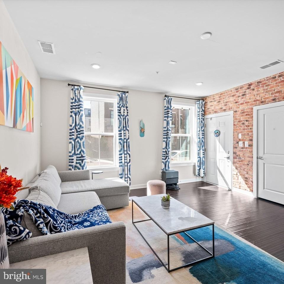 44674 Provincetown Dr - Photo 5 of 48