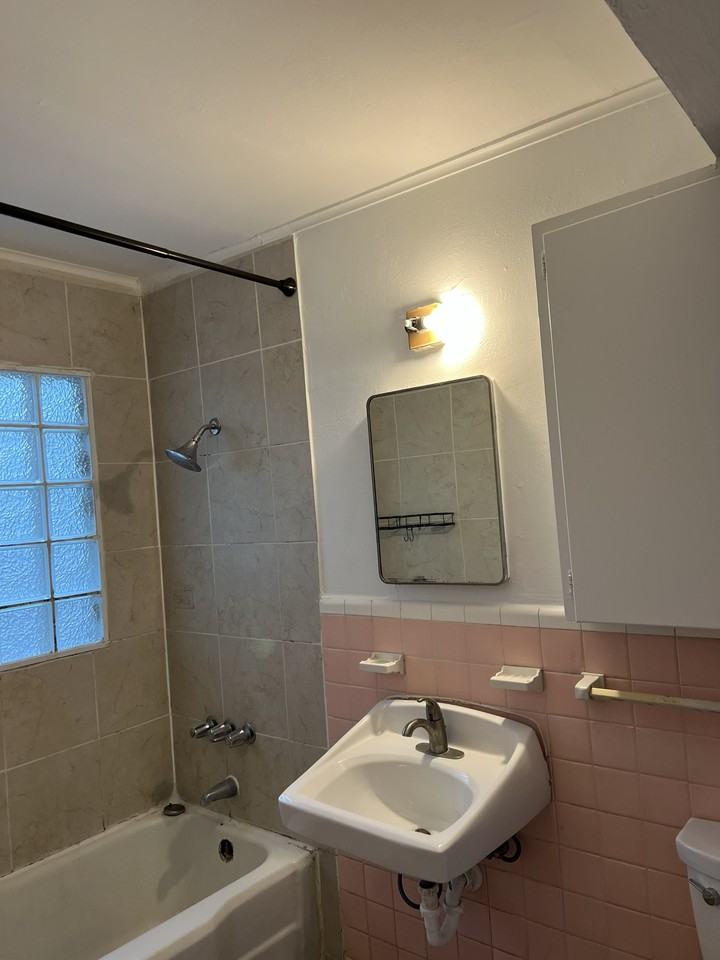 1401 Hartford RoadUnit 4 #4 - Photo 5 of 8