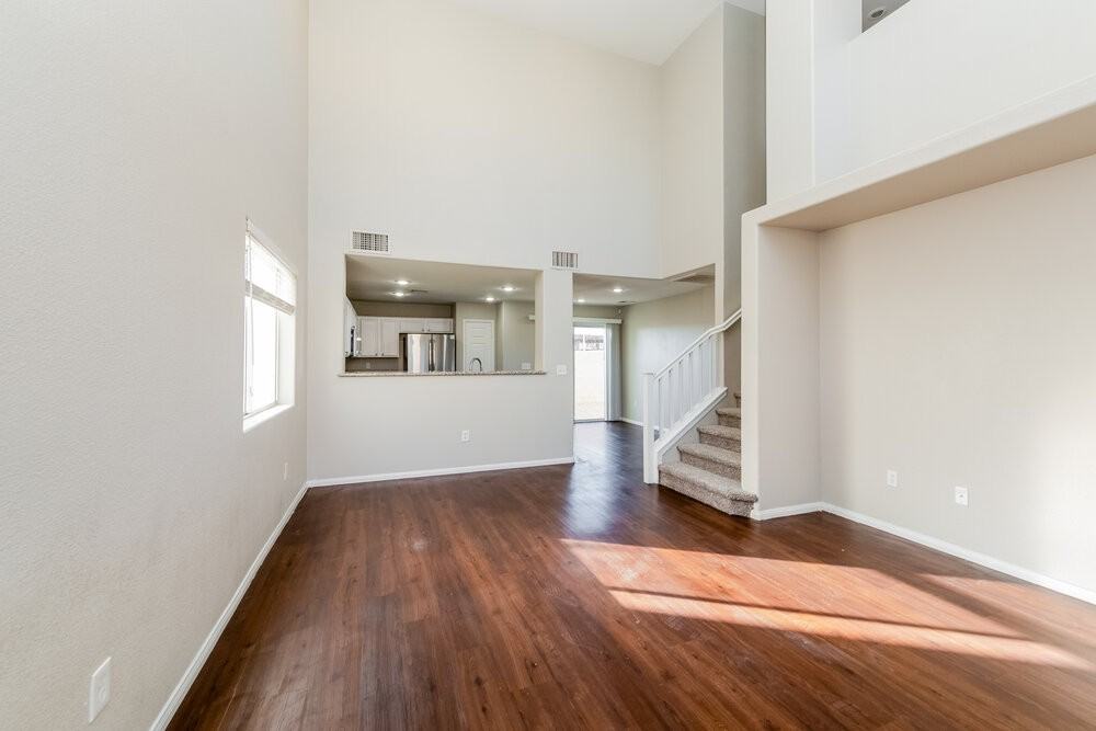 8104 Finch Feather St - Photo 4 of 17