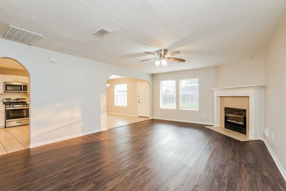 3315 Maymist Dr - Photo 5 of 17