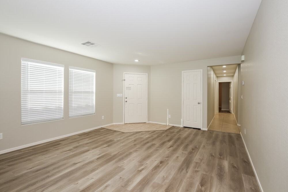 3029 Hartley Cove Ave - Photo 4 of 16