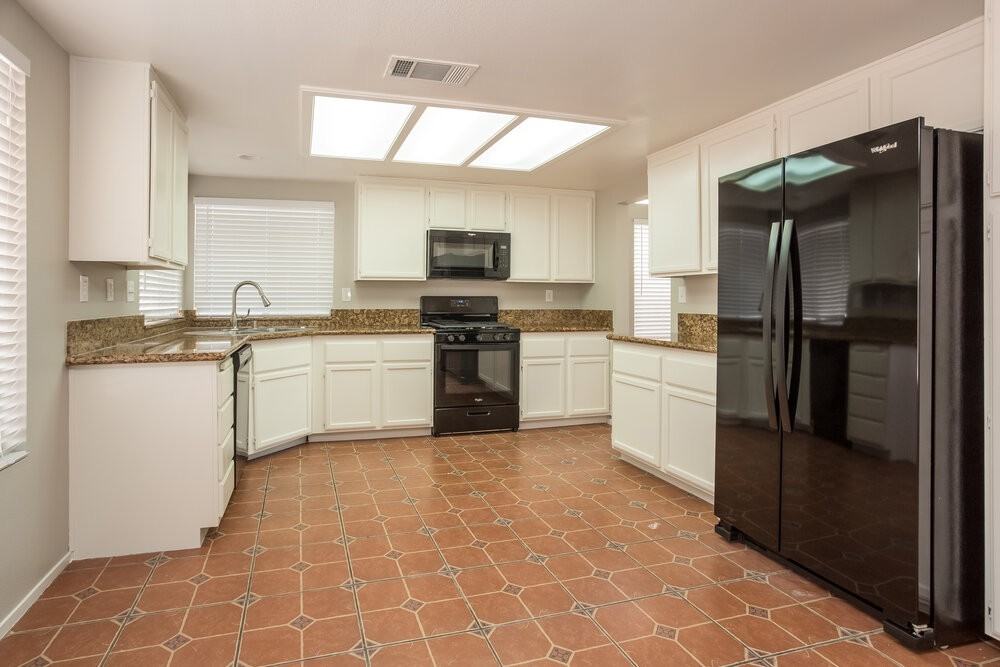 5831 Trailblazer Dr - Photo 7 of 15