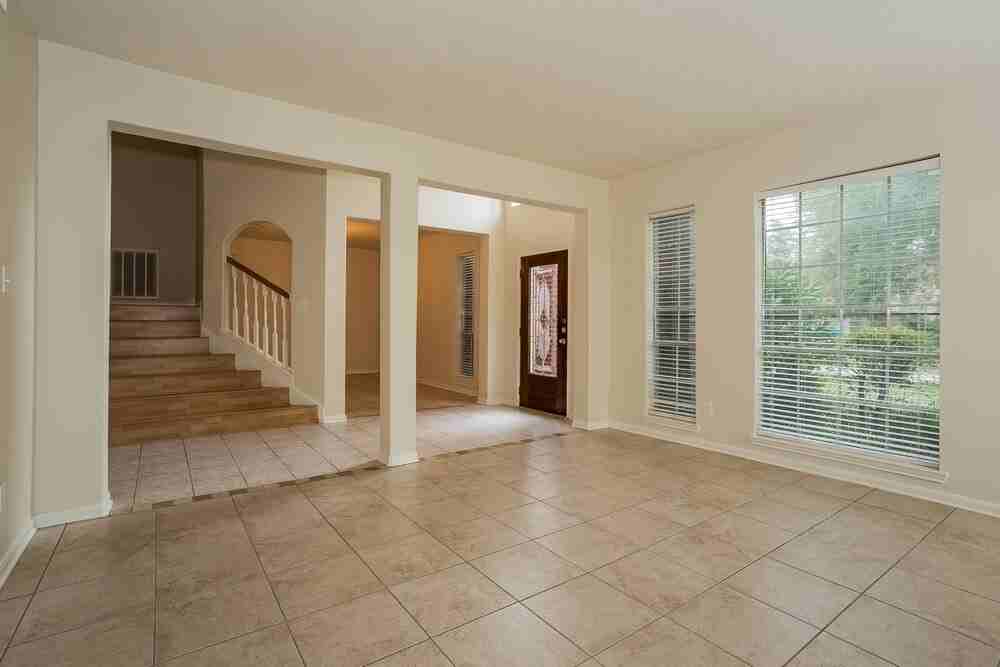 1407 Hollow Branch Ln - Photo 2 of 17